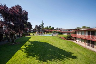 The Scholls Apartments in Portland, OR - Building Photo - Building Photo