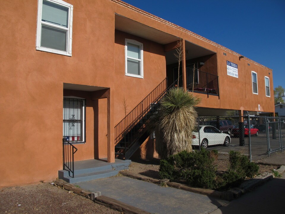 La Tierra in Albuquerque, NM - Building Photo