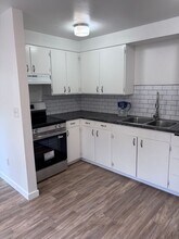 225 NW Ione St in Dundee, OR - Building Photo - Building Photo