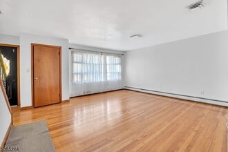 12 Park Ave in Kearny, NJ - Building Photo - Building Photo