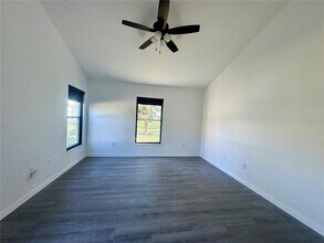 215 Hollowbrook Cir in Daytona Beach, FL - Building Photo - Building Photo