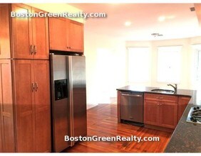 19 Upland Park-Unit -2 in Somerville, MA - Building Photo - Building Photo