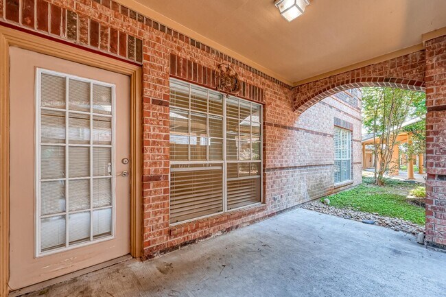 2803 Kings Crossing Dr in Houston, TX - Building Photo - Building Photo