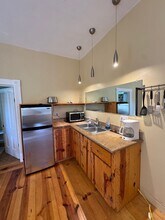 1033 Carson St in Eureka, CA - Building Photo - Building Photo