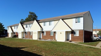 Hyde Park Townhomes And Apartments