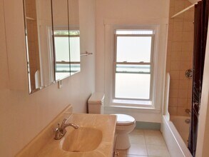 81 Mt Vernon St, Unit 2 in Somerville, MA - Building Photo - Building Photo
