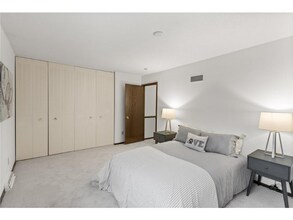 2355 Dorland Pl in Maplewood, MN - Foto de edificio - Building Photo