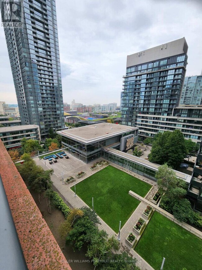 property at 705-4k Spadina Ave.