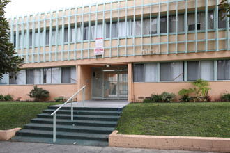 Buckingham Apartments in Los Angeles, CA - Building Photo - Building Photo