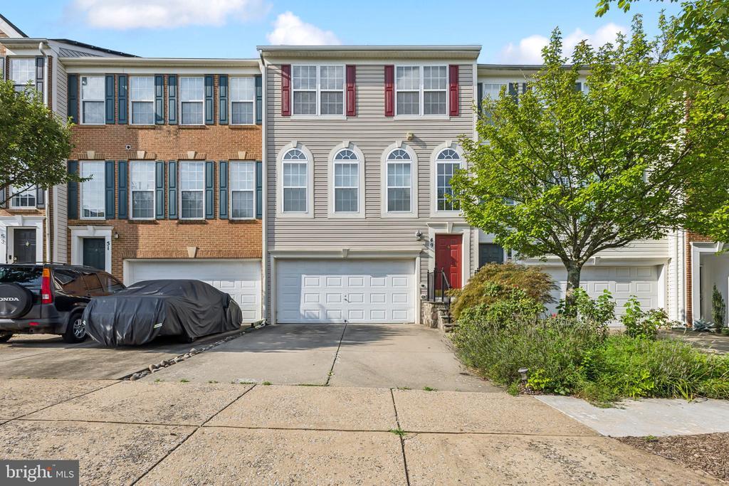 49 Inkberry Cir in Gaithersburg, MD - Building Photo