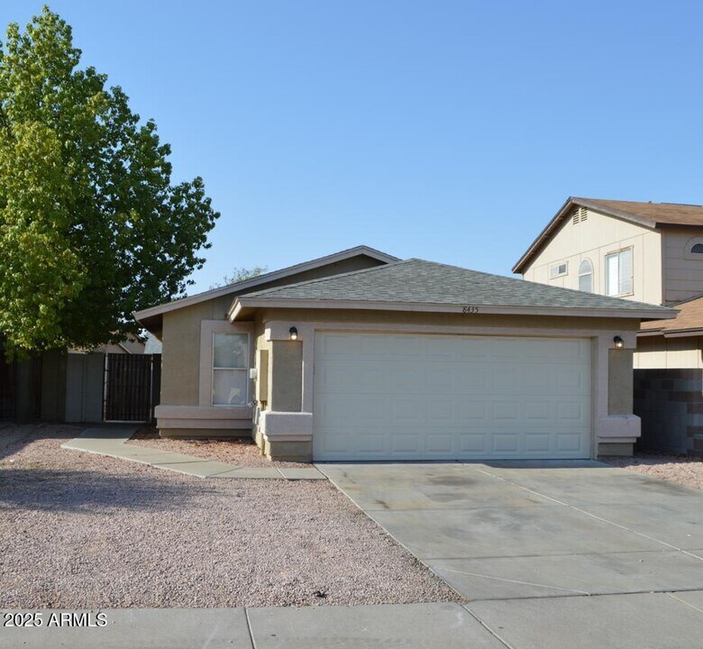 8435 West Campbell Ave in Phoenix, AZ - Building Photo