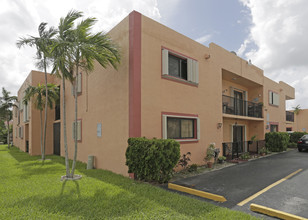 1360 W 41st in Hialeah, FL - Building Photo - Building Photo