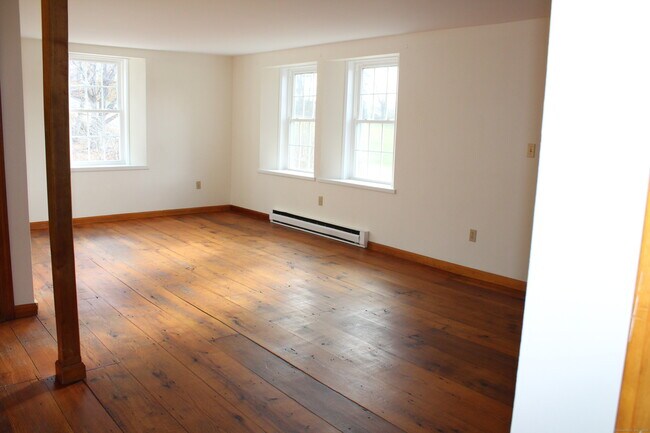 269 Old Colony Rd-Unit -1 in Eastford, CT - Building Photo - Building Photo