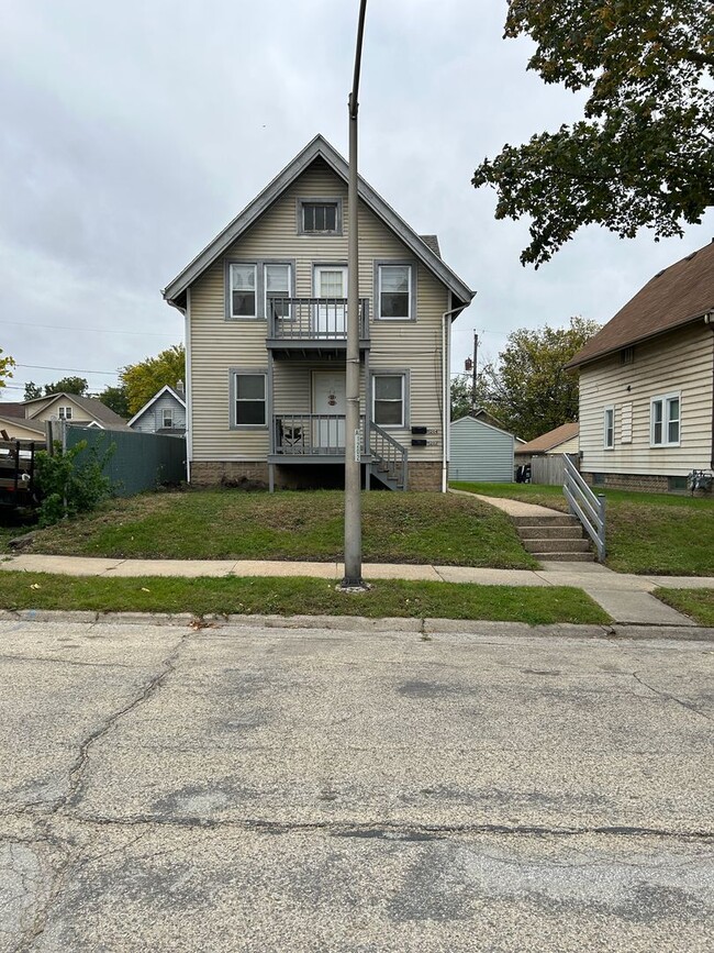 property at 1202 S 65th St