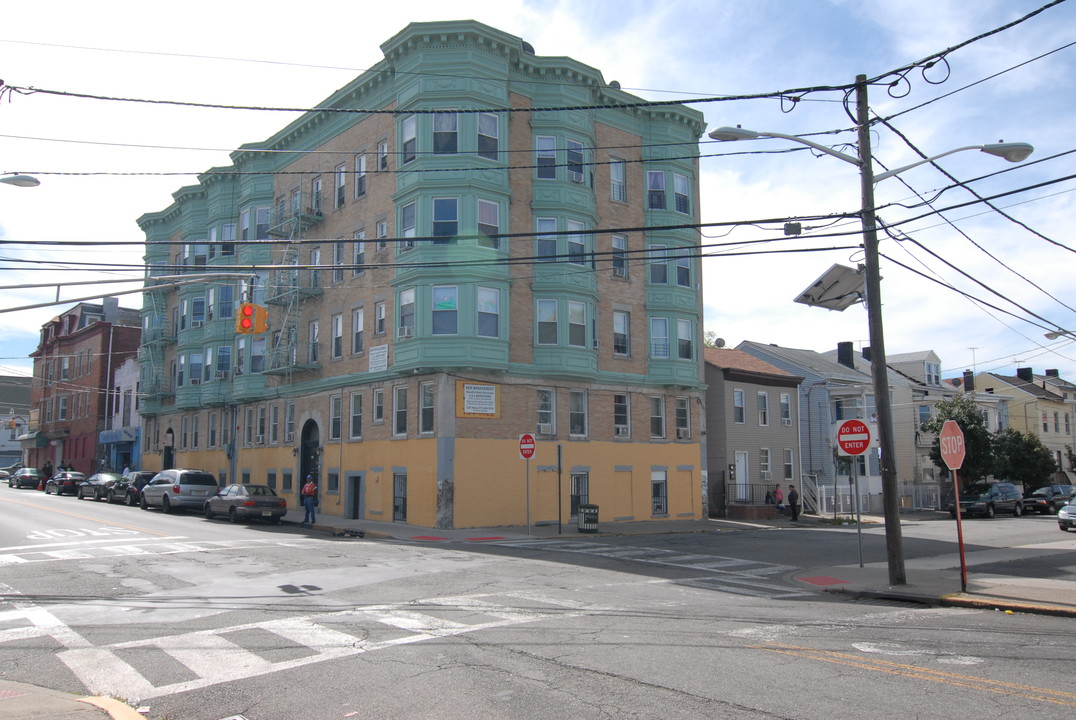 332-334 Summer St in Paterson, NJ - Building Photo