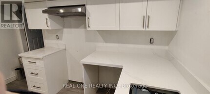 9 Lisburn Crescent in Toronto, ON - Building Photo - Building Photo