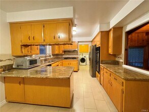 15909 Vincennes St in Los Angeles, CA - Building Photo - Building Photo