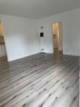 12329 Oxnard St, Unit 1 in Los Angeles, CA - Building Photo - Building Photo