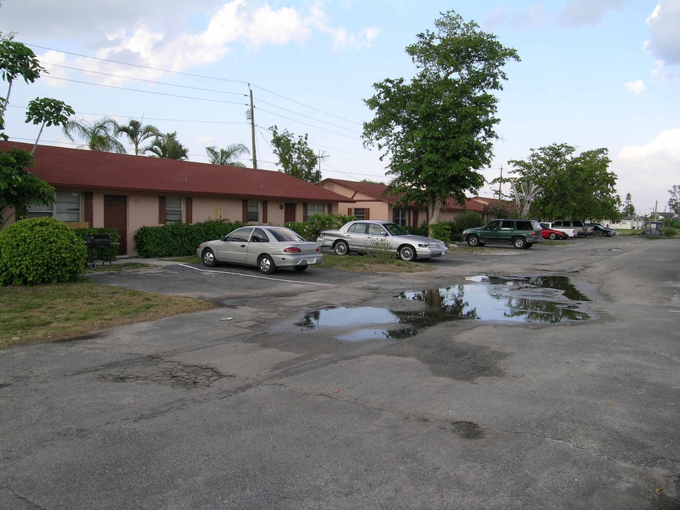 Lake Worth Apartments in Lake Worth, FL - Foto de edificio