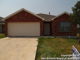 6303 Heathers Run in San Antonio, TX - Building Photo
