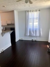 915 11th St, Unit Garage Apartment in Galveston, TX - Building Photo - Building Photo