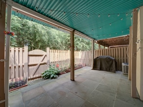 3006 Fallswood Glen Ct in Falls Church, VA - Building Photo - Building Photo