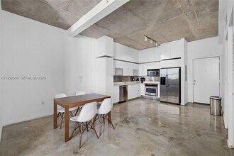 234 NE 3rd St, Unit 1704 in Miami, FL - Building Photo - Building Photo