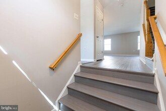 104 Frazer Dr in Purcellville, VA - Building Photo - Building Photo