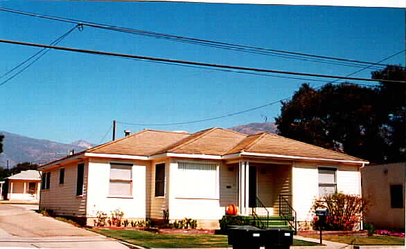 1165-1167 Richmond Rd in Santa Paula, CA - Building Photo - Building Photo