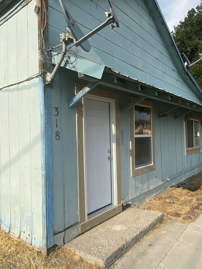 property at 318 E Front St