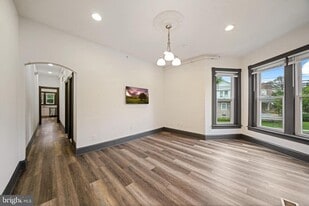 119 S Broad St in Kennett Square, PA - Building Photo