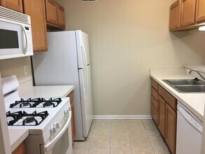 2792 S Knightsbridge Cir in Ann Arbor, MI - Building Photo - Building Photo