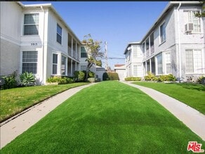 5913 Overhill Dr in Los Angeles, CA - Building Photo - Building Photo