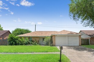 1703 Millbury Dr in Missouri City, TX - Building Photo