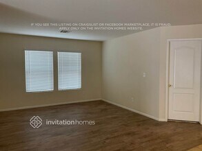 577 Uxbridge Dr in Las Vegas, NV - Foto de edificio - Building Photo