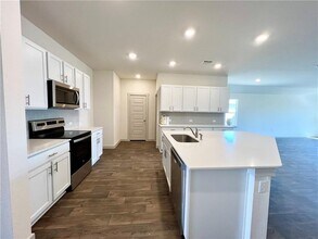 116 Krause Spgs Dr in Hutto, TX - Building Photo - Building Photo