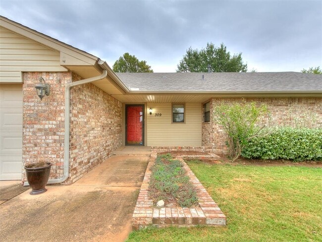 309 Kingsbury Dr in Norman, OK - Building Photo - Building Photo