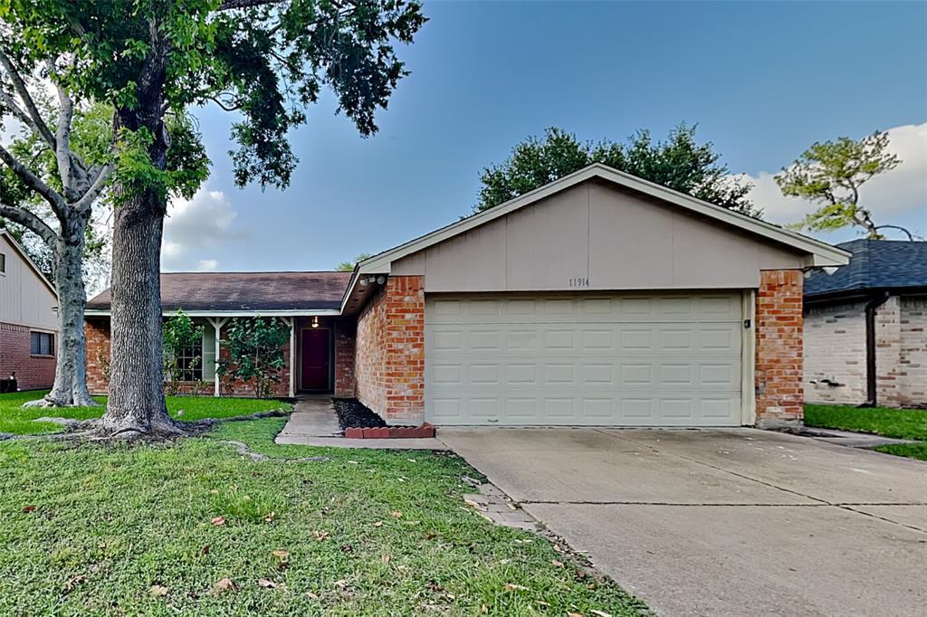 11914 Osage Park Dr in Houston, TX - Building Photo