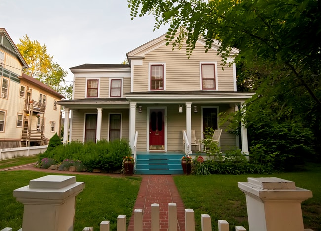 property at 711 W South St