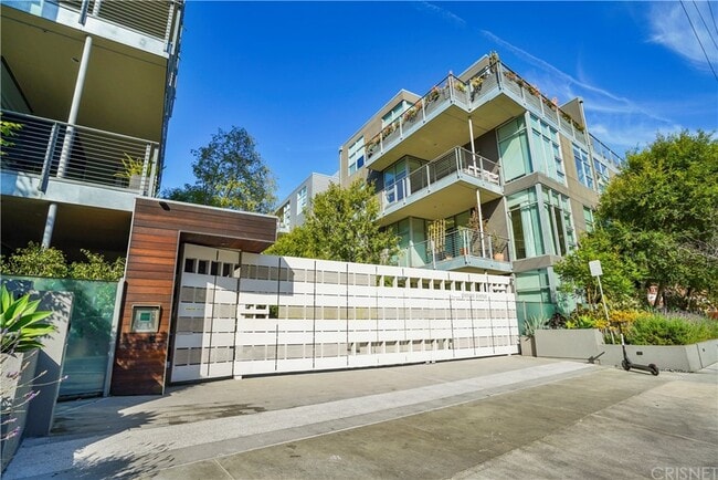 property at 4080 Glencoe Ave
