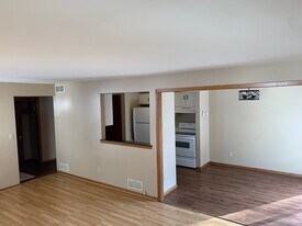 2006 Madera St, Unit 2004 in Waukesha, WI - Building Photo