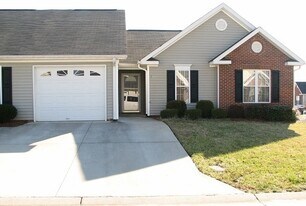 715 Wynbrook Square Ln in Winston-Salem, NC - Building Photo