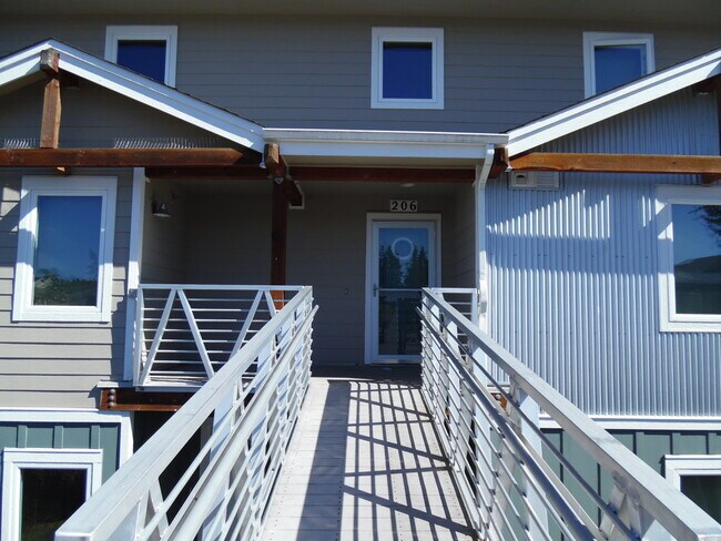 3706 Portage Ln in Anacortes, WA - Building Photo - Building Photo