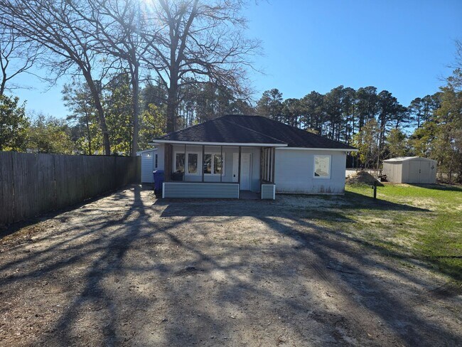 property at 2118 S Lakeview Dr