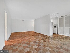 4600 Connecticut Ave NW in Washington, DC - Building Photo - Building Photo