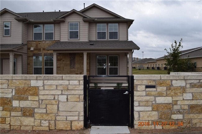 313 N Heatherwilde Blvd in Pflugerville, TX - Building Photo - Building Photo