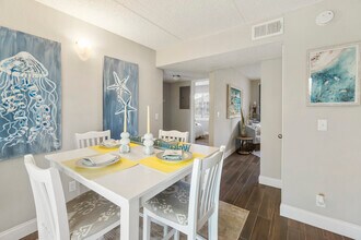 Sea Oats Apartments in Atlantic Beach, FL - Foto de edificio - Building Photo