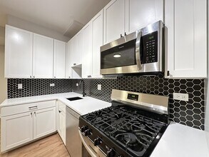 661 W Wrightwood Ave in Chicago, IL - Building Photo - Building Photo
