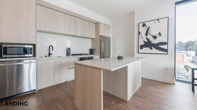 1320 4th St NE, Unit 301 in Washington, DC - Building Photo - Building Photo