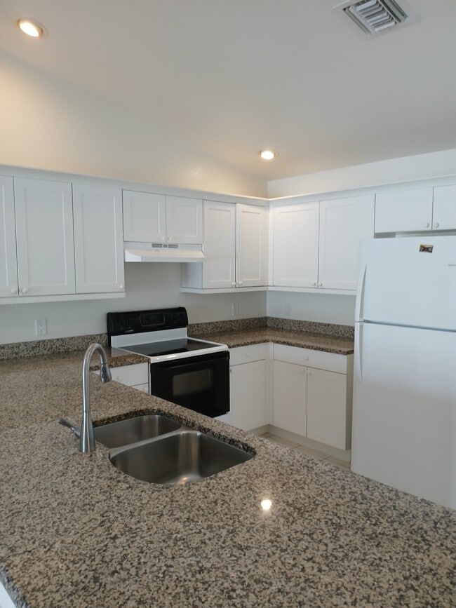 1411 Gleason Pky in Cape Coral, FL - Building Photo - Building Photo